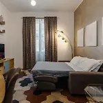 アパート Macro House